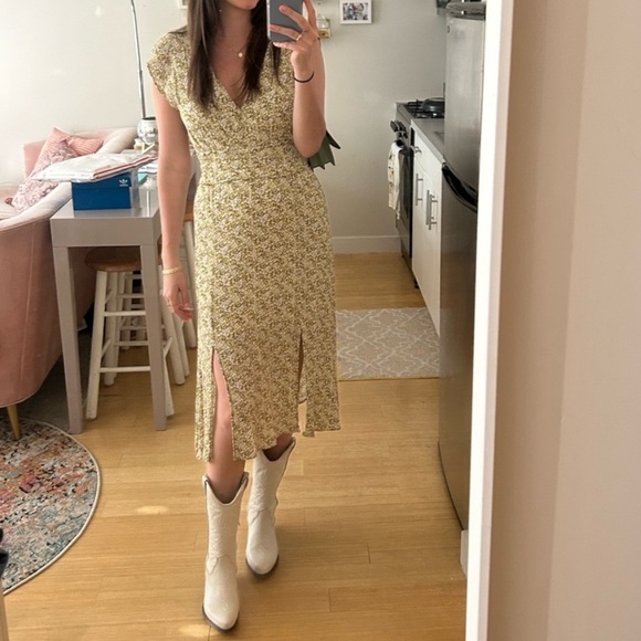 Wayf Dresses & Skirts - NWT Nordstrom WAYF floral midi dress